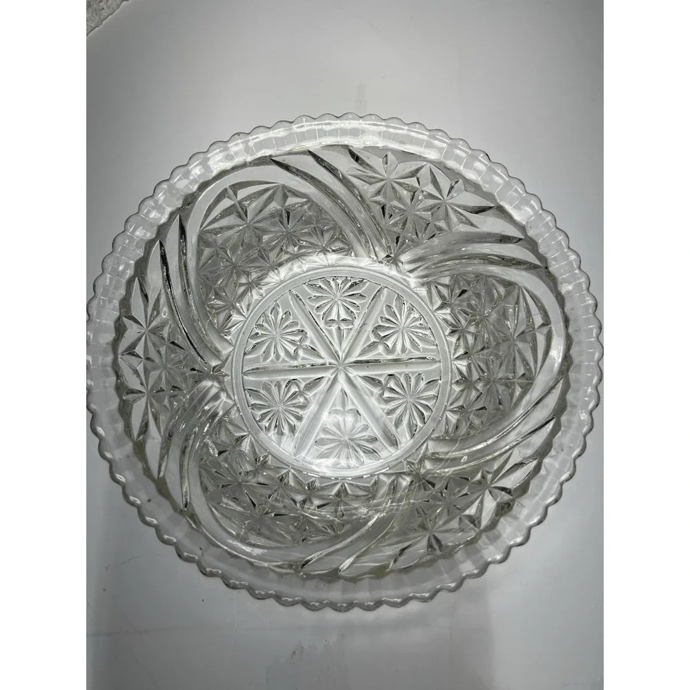 VTG Anchor Hocking‎ Crystal Clear Pressed Glass Stars and Bars Serving Bowl 8